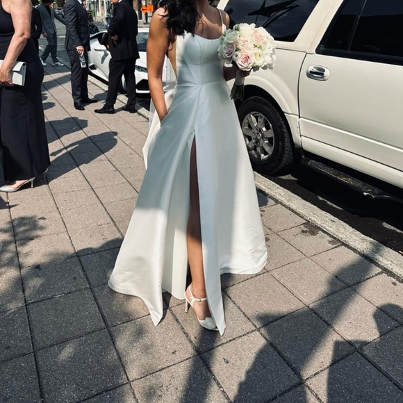 Wedding Dress - Picture 3 of 4